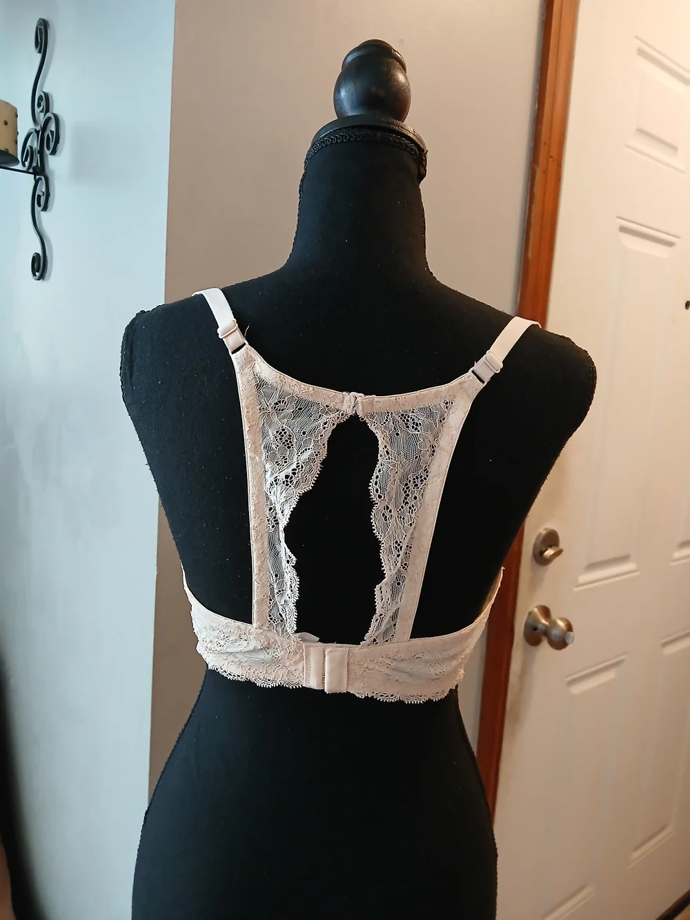 Apt. 9 Light Nude  Lace Cross Back Bra Women's Size 38C